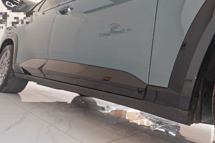 Used BMW XM 2023 50e Right Side Sill
