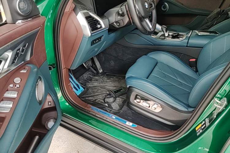 Used BMW XM 2023 50e Driver Seat