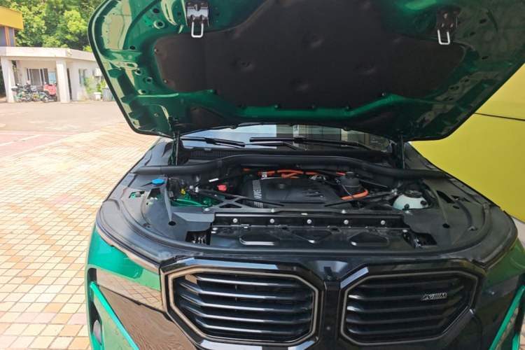Used BMW XM 2023 50e Engine Bay Right
