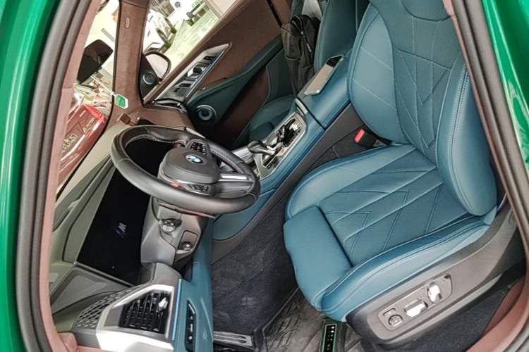 Used BMW XM 2023 50e Left Front Seat