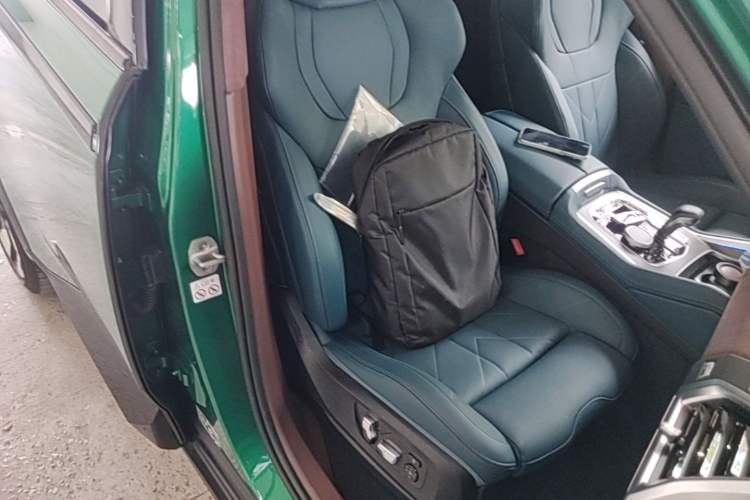 Used BMW XM 2023 50e Right Front Seat