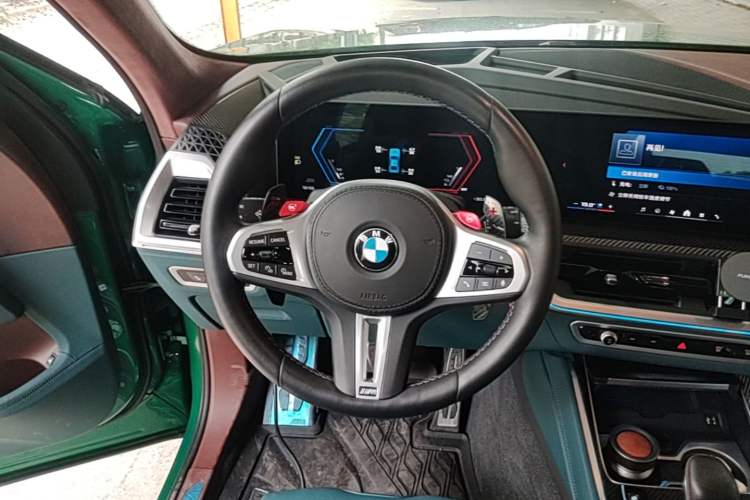Used BMW XM 2023 50e Steering Wheel