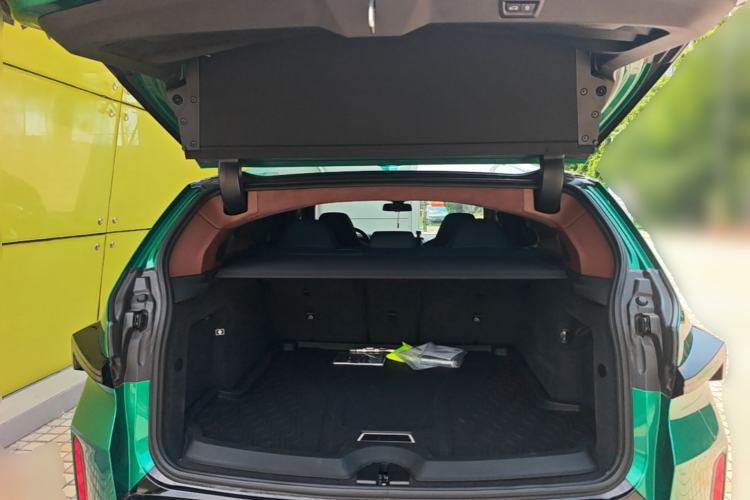 Used BMW XM 2023 50e Trunk