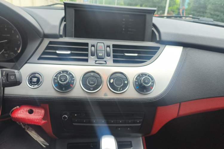 Used BMW Z4 2009 sDrive23i Leading Model Audio And AC Panel