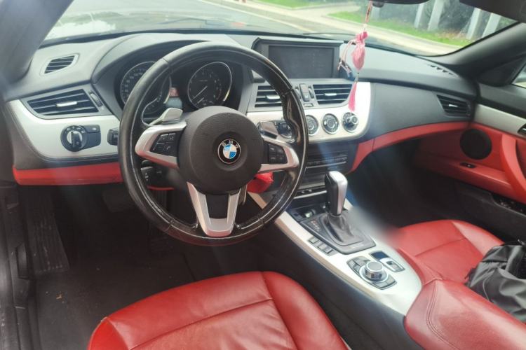 Used BMW Z4 2009 sDrive23i Leading Model Center Console