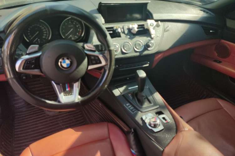 Used BMW Z4 2009 sDrive23i Leading Model Center Console