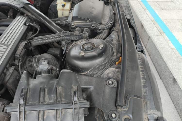 Used BMW Z4 2009 sDrive23i Leading Model Engine Bay Left