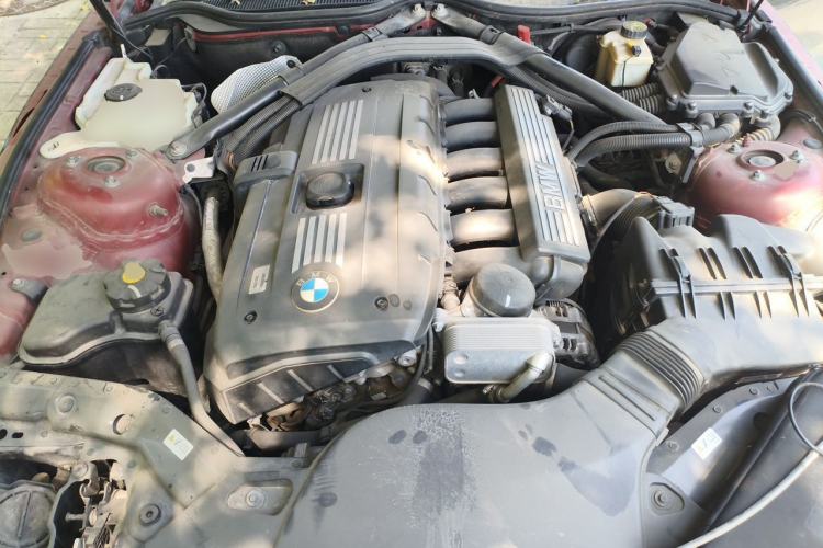 Used BMW Z4 2009 sDrive23i Leading Model Engine Bay
