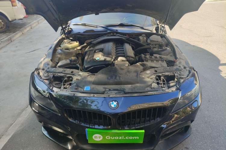 Used BMW Z4 2009 sDrive23i Leading Model Engine Bay