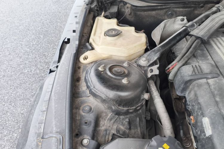 Used BMW Z4 2009 sDrive23i Leading Model Engine Bay Right