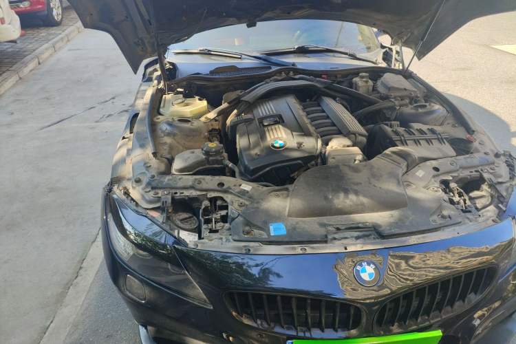 Used BMW Z4 2009 sDrive23i Leading Model Engine Bay Right