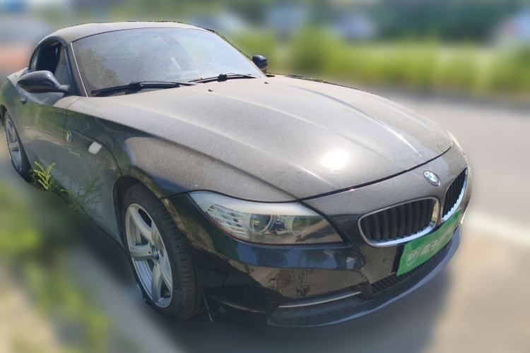 Used BMW Z4 2009 sDrive23i Leading Model Front Right 45 Deg
