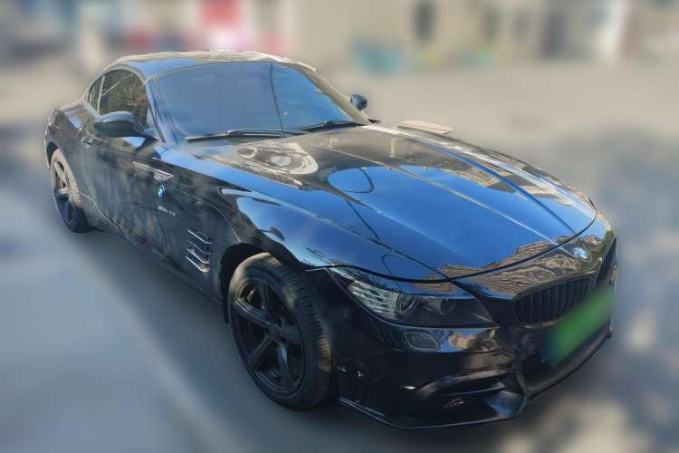 Used BMW Z4 2009 sDrive23i Leading Model Front Right 45 Deg