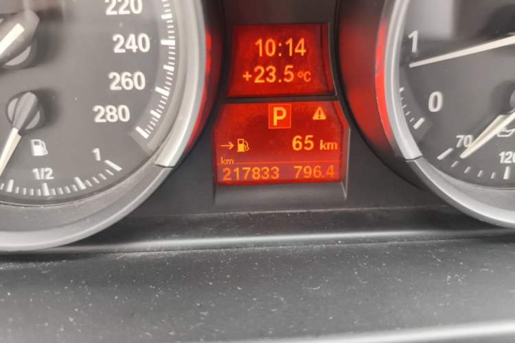 Used BMW Z4 2009 sDrive23i Leading Model Odometer Close Up