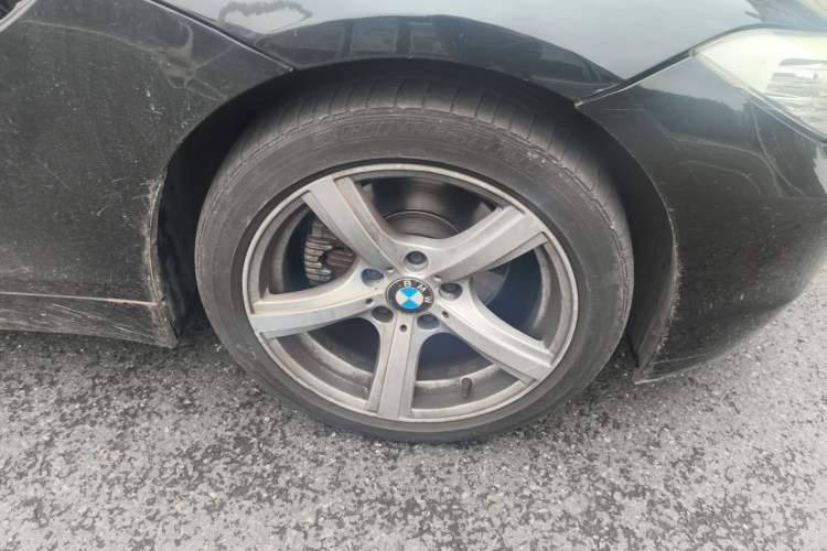 Used BMW Z4 2009 sDrive23i Leading Model Right Front Wheel Hub
