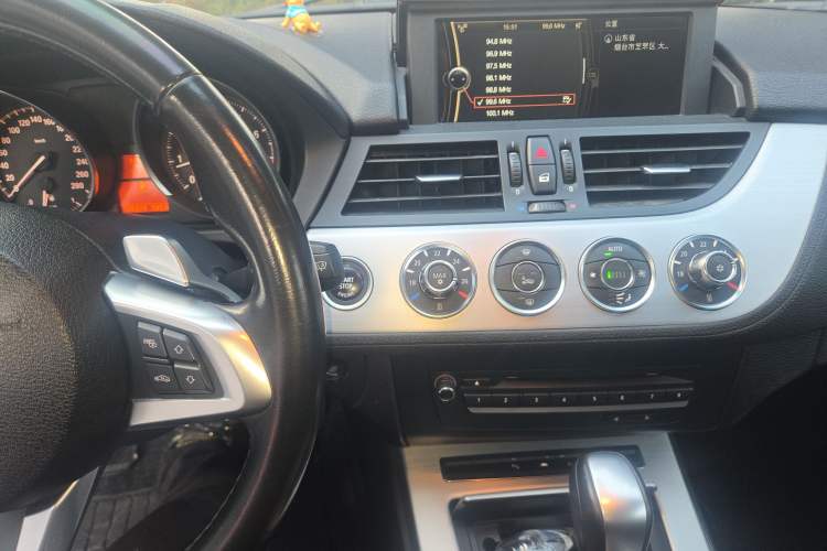 Used BMW Z4 2009 sDrive23i Leading Model Audio And AC Panel