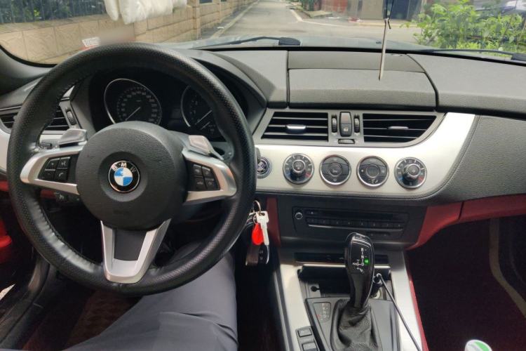 Used BMW Z4 2009 sDrive23i Leading Model Center Console