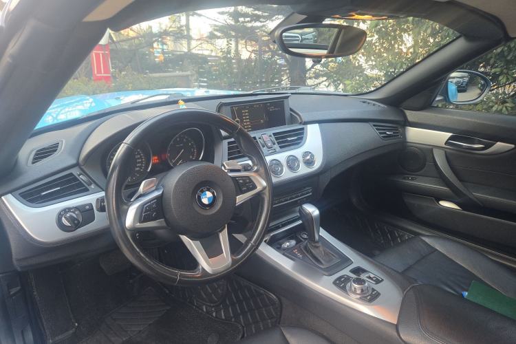 Used BMW Z4 2009 sDrive23i Leading Model Center Console