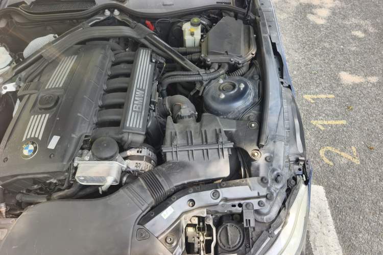 Used BMW Z4 2009 sDrive23i Leading Model Engine Bay Left