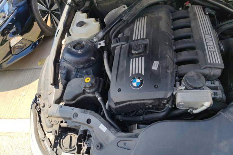 Used BMW Z4 2009 sDrive23i Leading Model Engine Bay Right