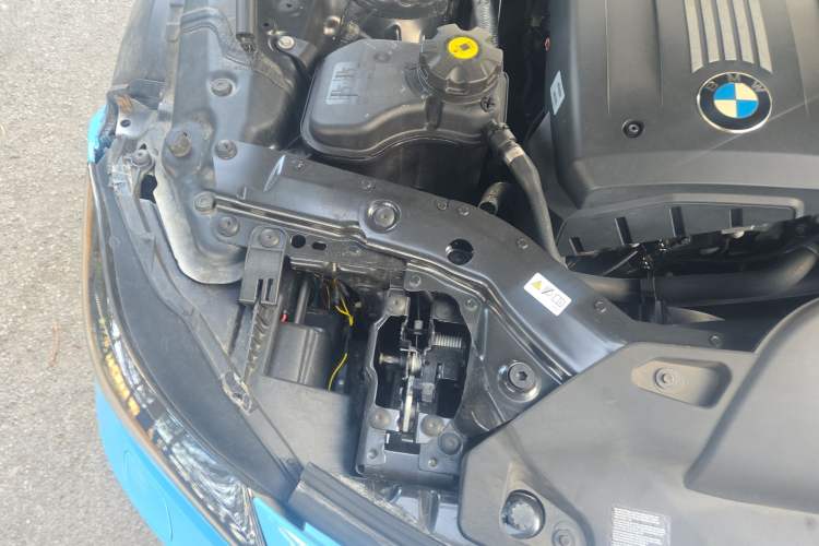 Used BMW Z4 2009 sDrive23i Leading Model Engine Bay Right