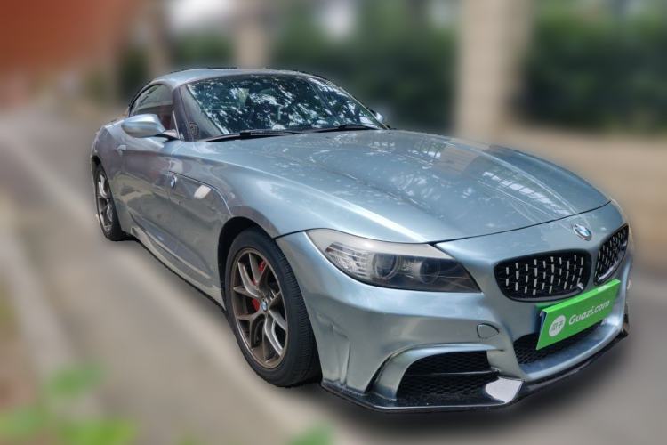 Used BMW Z4 2009 sDrive23i Leading Model Front Right 45 Deg