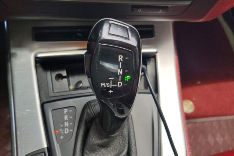 Used BMW Z4 2009 sDrive23i Leading Model Gear Lever