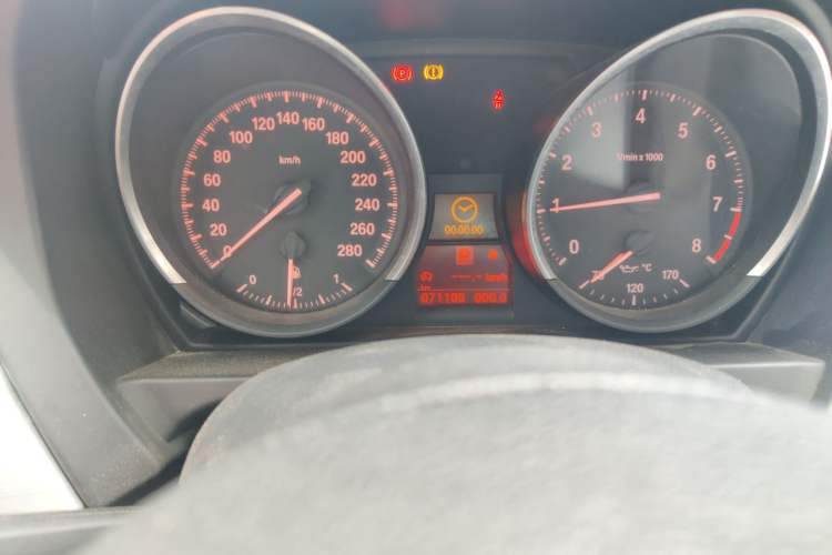 Used BMW Z4 2009 sDrive23i Leading Model Odometer Close Up