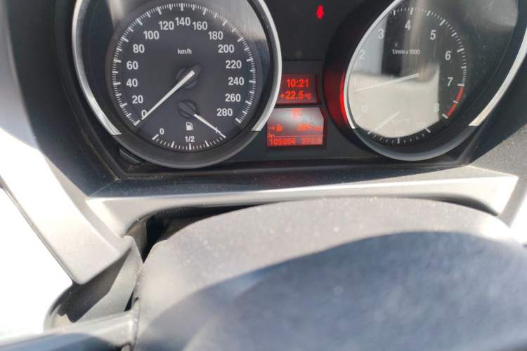 Used BMW Z4 2009 sDrive23i Leading Model Odometer Close Up