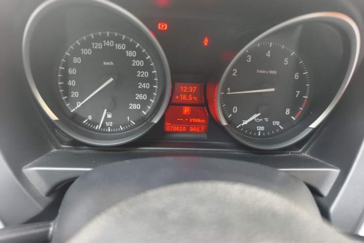 Used BMW Z4 2009 sDrive23i Leading Model Odometer Close Up