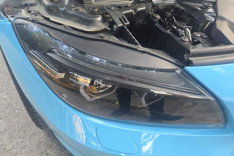 Used BMW Z4 2009 sDrive23i Leading Model Right Front Headlight