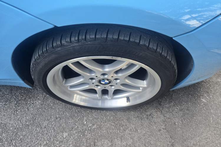 Used BMW Z4 2009 sDrive23i Leading Model Right Front Wheel Hub