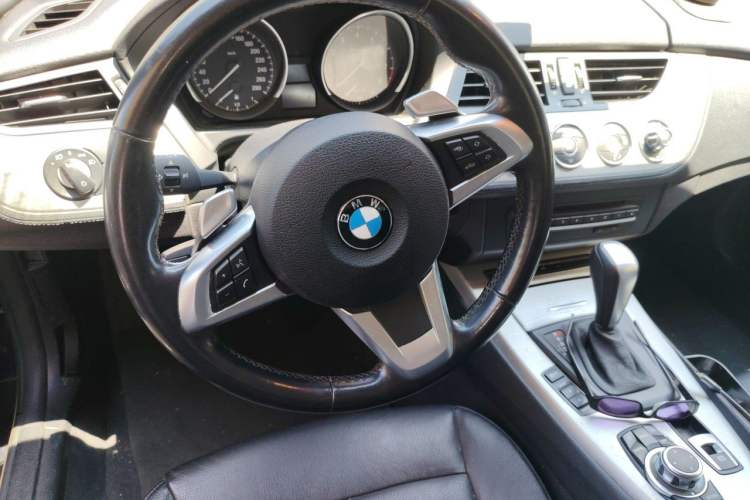 Used BMW Z4 2009 sDrive23i Leading Model Steering Wheel
