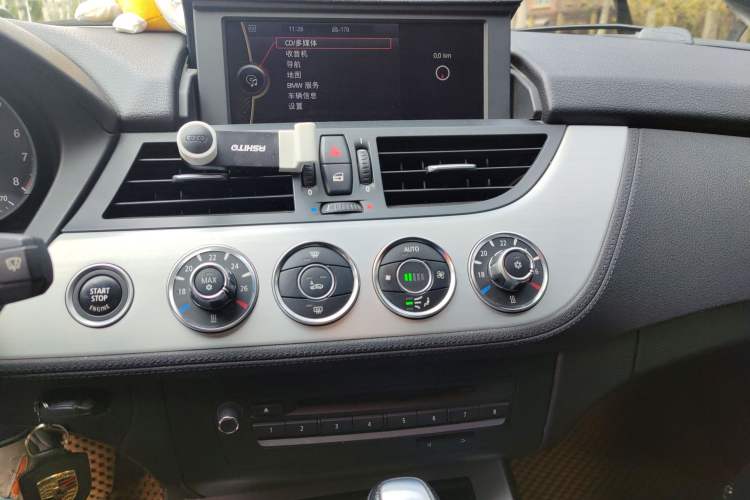 Used BMW Z4 2009 sDrive23i Leading Model Audio And AC Panel