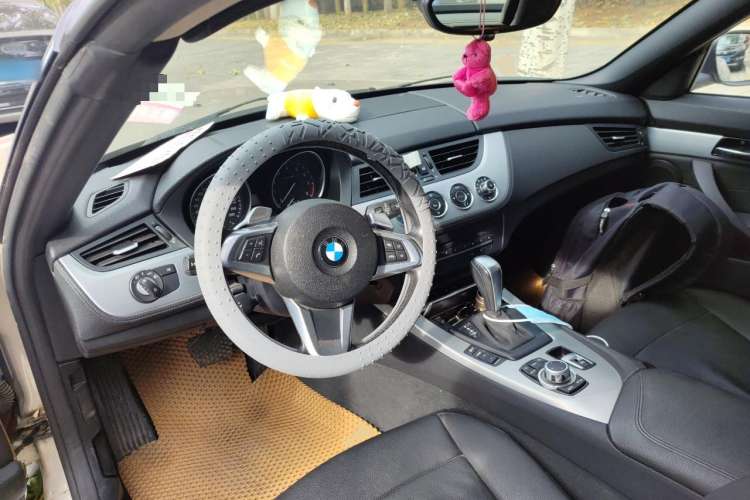 Used BMW Z4 2009 sDrive23i Leading Model Center Console