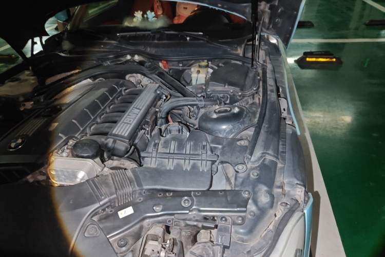 Used BMW Z4 2009 sDrive23i Leading Model Engine Bay Left