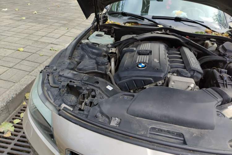 Used BMW Z4 2009 sDrive23i Leading Model Engine Bay Right