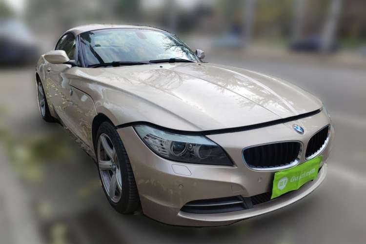 Used BMW Z4 2009 sDrive23i Leading Model Front Right 45 Deg