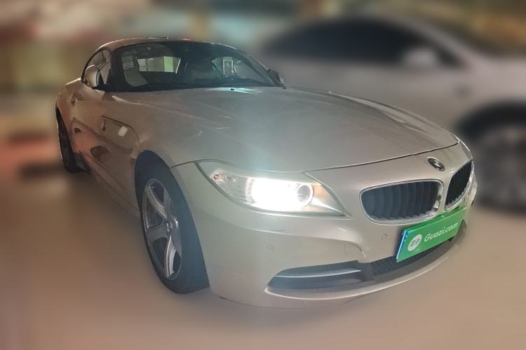 Used BMW Z4 2009 sDrive23i Leading Model Front Right 45 Deg