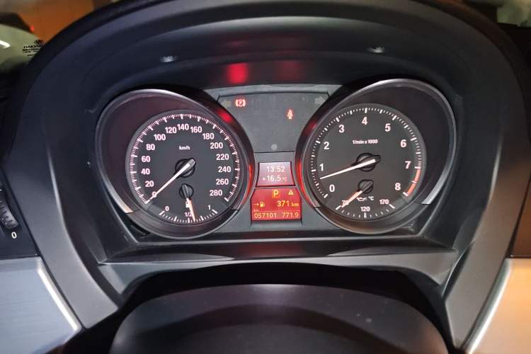 Used BMW Z4 2009 sDrive23i Leading Model Instrument Cluster