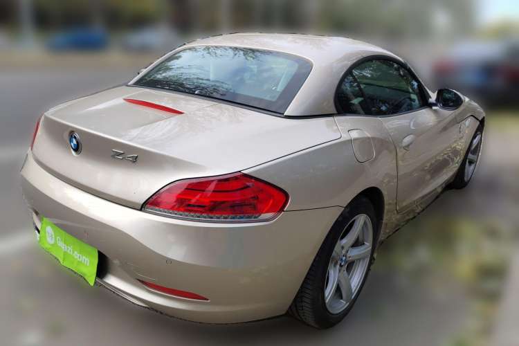 Used BMW Z4 2009 sDrive23i Leading Model Rear Right 45 Deg
