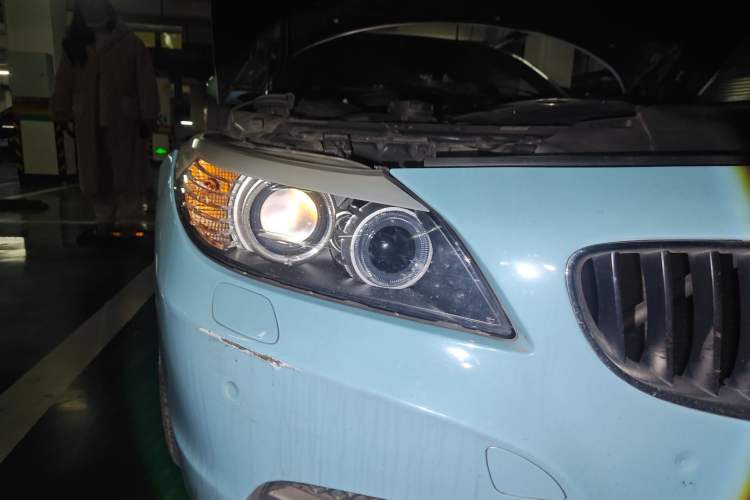 Used BMW Z4 2009 sDrive23i Leading Model Right Front Headlight