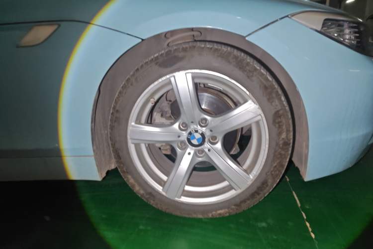 Used BMW Z4 2009 sDrive23i Leading Model Right Front Wheel Hub