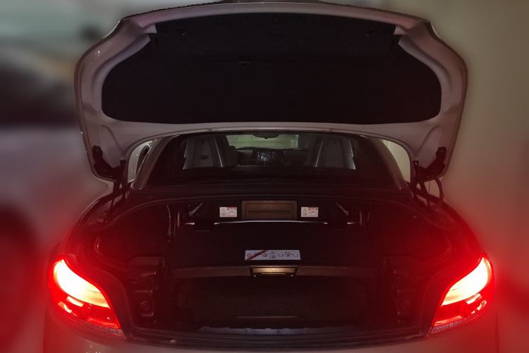 Used BMW Z4 2009 sDrive23i Leading Model Trunk