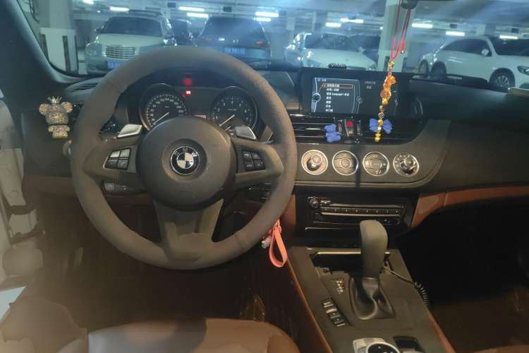 Used BMW Z4 2009 sDrive23i Leading Model Center Console