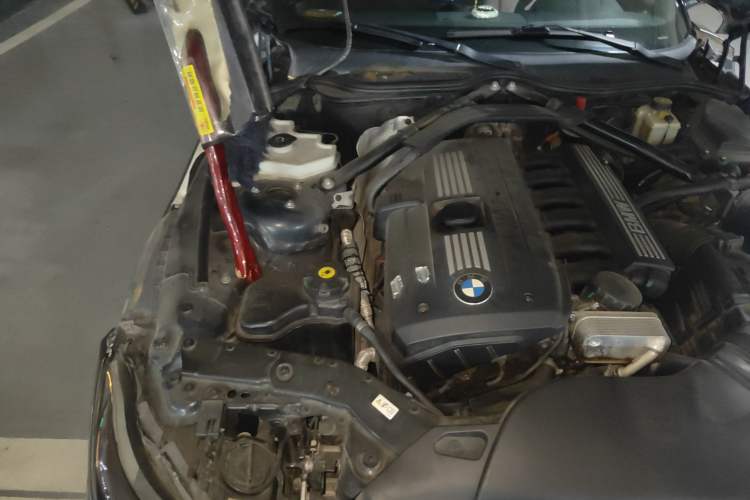 Used BMW Z4 2009 sDrive23i Leading Model Engine Bay Right