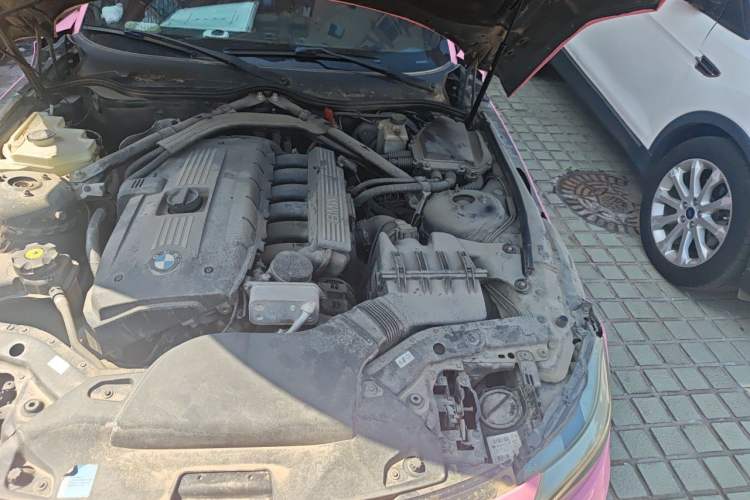 Used BMW Z4 2009 sDrive23i Leading Model Engine Bay Left