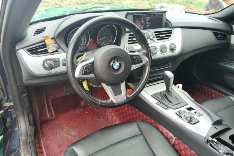 Used BMW Z4 2009 sDrive23i Leading Model Center Console
