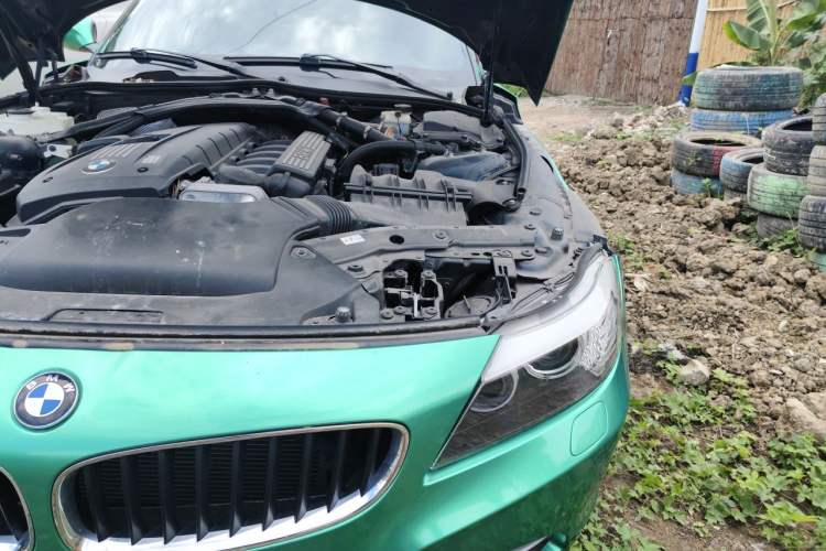 Used BMW Z4 2009 sDrive23i Leading Model Engine Bay Left