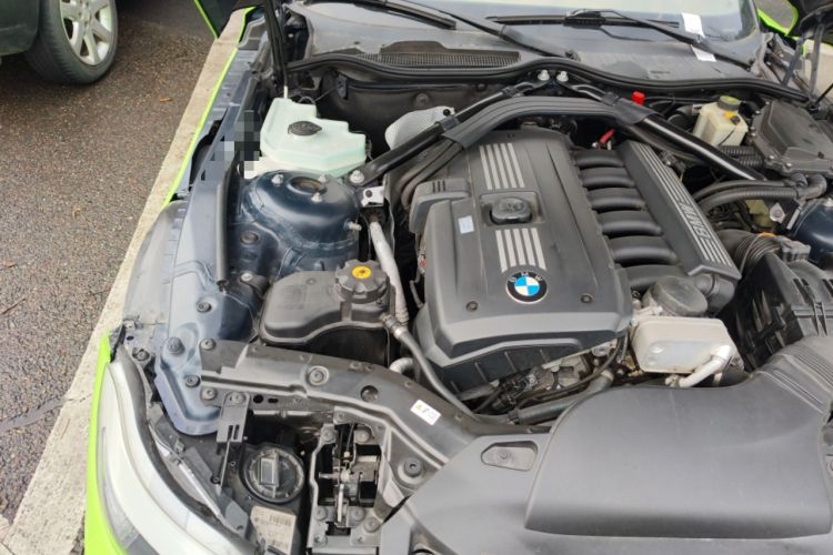 Used BMW Z4 2009 sDrive23i Leading Model Engine Bay Right